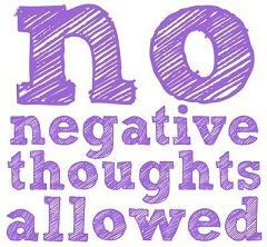 Odbijaju li vas negativne misli od sreće? Moguće je pretvoriti te negativne misli u pozitivne samorazgovore. Saznajte kako s ovim primjerom. 