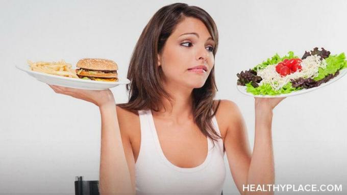Jesti hranu koja potiče u oporavku od poremećaja prehrane u početku se može osjetiti zastrašujuće. Vremenom je lakše. Evo kako ponovno unijeti okidaču u svoju prehranu.