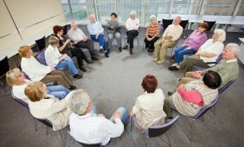 Nijedan program oporavka od ovisnosti ne funkcionira za sve, pa koji će program oporavka od ovisnosti odgovarati vama? Pročitajte ovu usporedbu. 